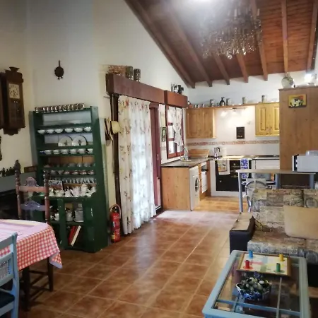 Acogedor De Tres En El Valle De Cabuerniga, Ideal Familias Grupos Y Mascotas Somos Pet Friendly, Minima Dos Noches