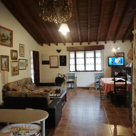 Holiday home Valle De Cabuérniga: Pet-friendly Family Retreat *