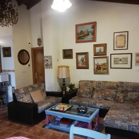Valle De Cabuérniga: Pet-friendly Family Retreat Holiday home *
